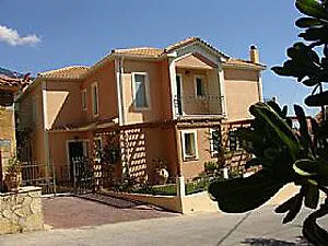 Отель Liocharis