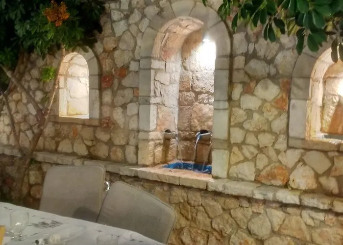 Liocharis Hotel